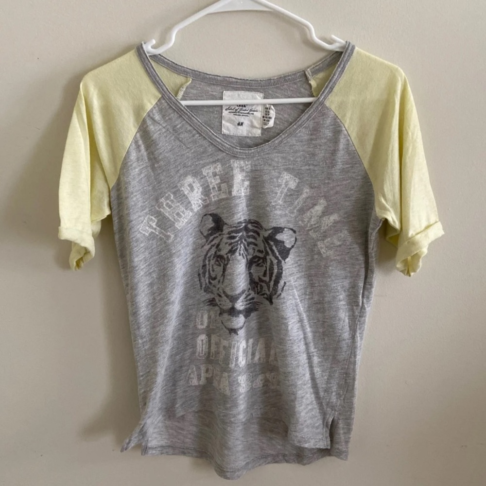 H&M yellow grey tiger top women’s